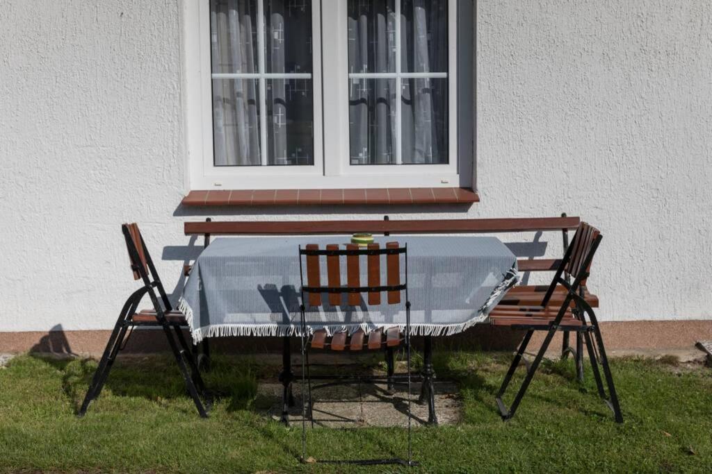 Moritz - Ferienhaus Ostlich Der Dorfstrasse In Insel Hiddensee * Grieben